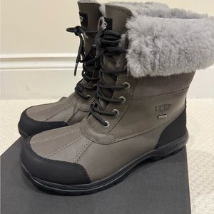 UGG Snow Boots Butte size 9 mens - Metal